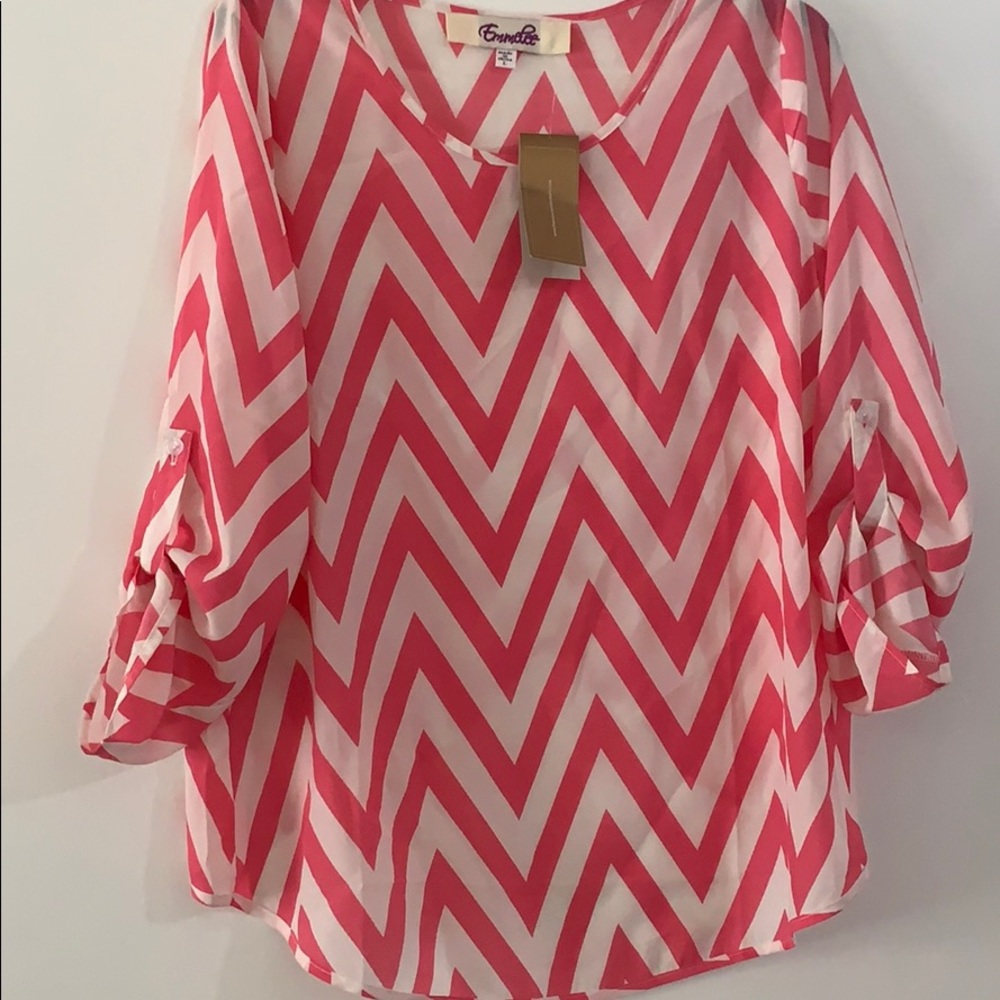 Quarter length sleeve blouse.